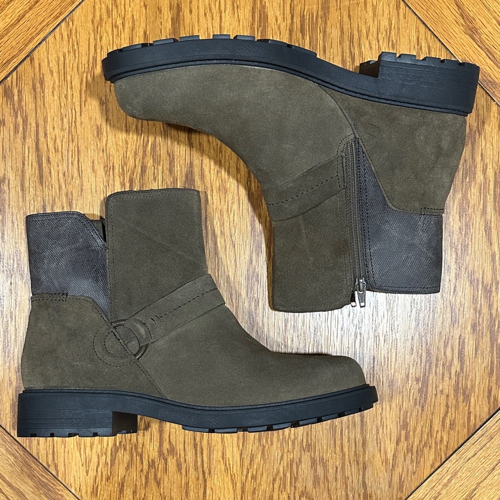 *CLARKS* Olive Suede Opal Rose Ankle Boots w/ Side Zip NWT Size 11W